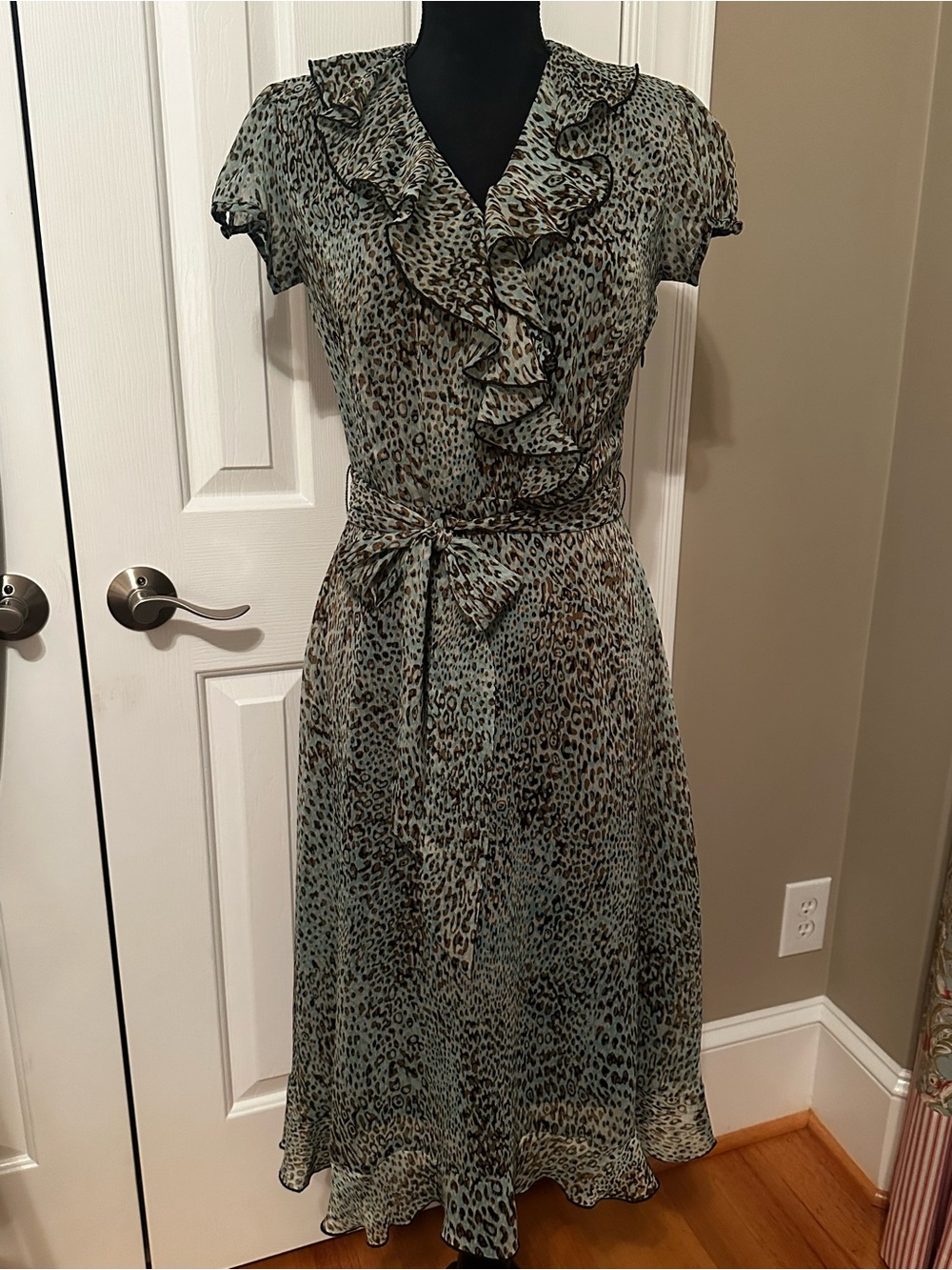 MSK Sage Blue Leopard Print Ruffle V-Neck Midi Dress Size 4